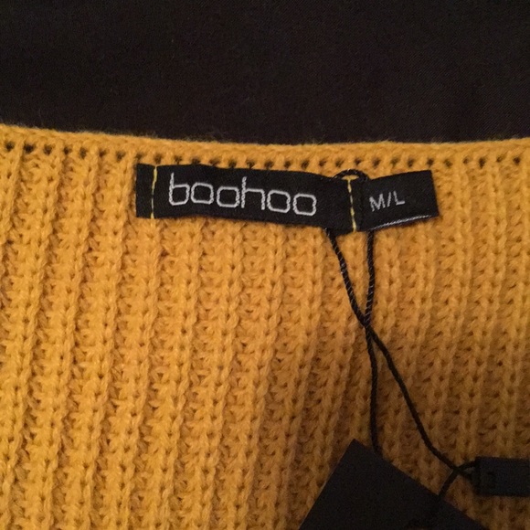 ❗️FIRM PRICE❗️Mustard Cropped Sweater w/ V-Neck - Picture 3 of 8
